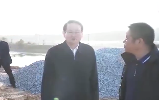 易炼红“四不两直”检查鄱阳县灾后重建工作