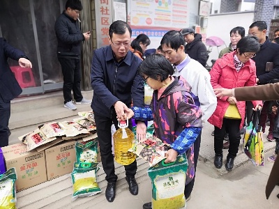 走访慰问贫困户 党建联建暖人心