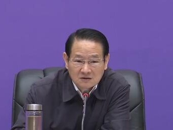 易炼红：慎终如始扎实精准做好冬春季疫情防控工作 牢牢守住疫情不反弹底线持续巩固防控成果