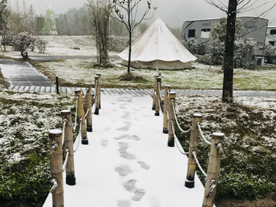 雪花漫天飞舞令南昌市民激动不已 朋友圈开启“晒雪大赛”  