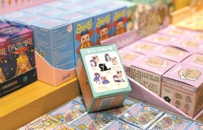 盲盒走红掀起潮玩新风潮 缘何“开”出百亿元大市场