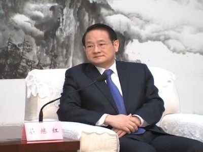 省政府与中国邮政签署战略合作协议 易炼红见证签约并会见中国邮政董事长 