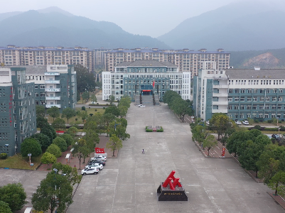 苗邦学子情，圆爱中国梦