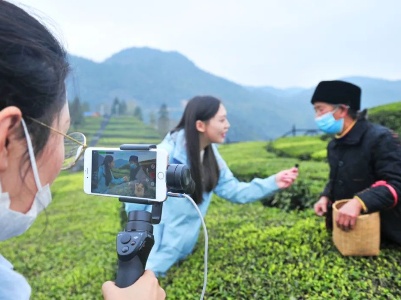 划重点！2021中国经济这么干→ 