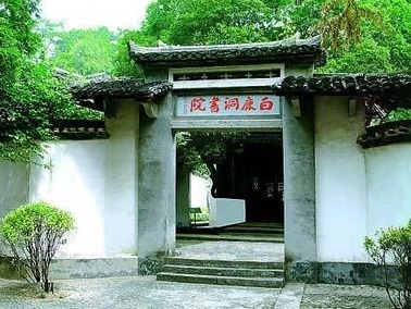 充分激活民办教育的优势与活力 