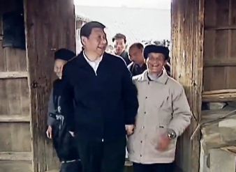 时政微视频丨最牵挂的人——把人民放在心中最高位置
