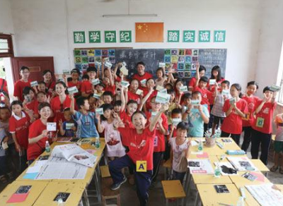 江西省人大代表李丽建议：让文化场馆牵手青少年教育  