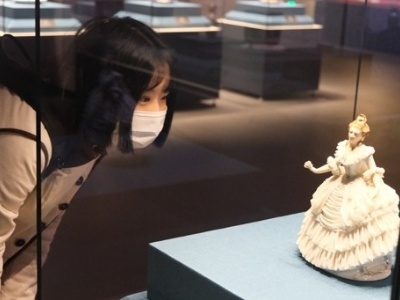 江西省博物馆新馆迎来国际大展 87件(套)国内外精品瓷器亮相