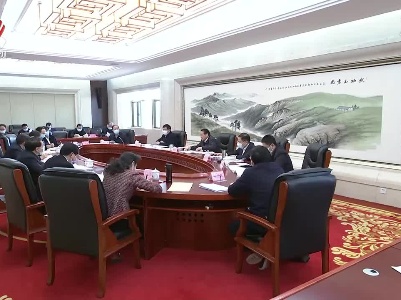 易炼红在全省重大项目专题调度会上强调 以更高站位更大力度更实措施高质量高效率推进项目建设