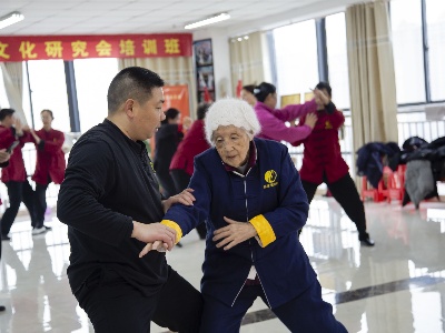江西鹰潭：持之以恒 传承传统文化