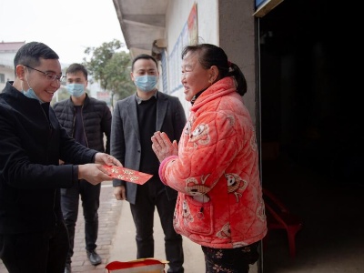 江西鹰潭：走访慰问 寒冬暖人心