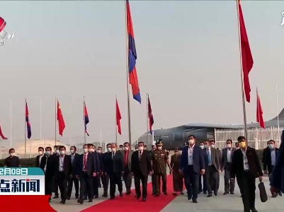 中国援柬新冠疫苗运抵金边