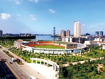 南昌：体育场馆不打烊 全民健身动起来 