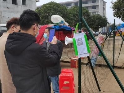 【抗击疫情江西在行动】高高兴兴购年货 健健康康过新年