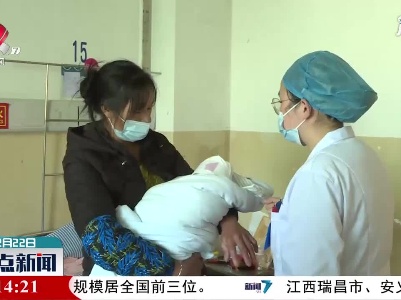 瑞金：产妇破羊水急送医警车开道护送抢时间