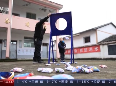 一师一校一生情 山村小学里的“二人世界”