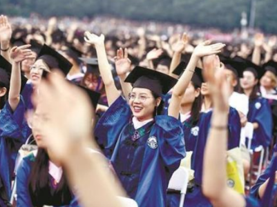 南昌已为1.4万多名大学毕业生兑现落户奖励和生活补贴  