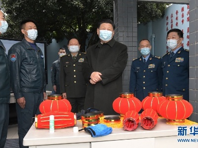 习近平春节前夕视察看望空军航空兵某师