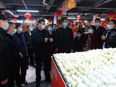 习近平在贵阳考察超市和社区