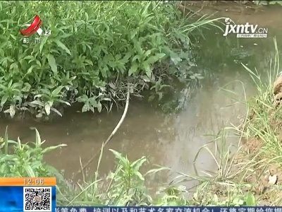【聚焦“放管服”改革 曝光“怕慢假庸散”】赣州龙南：排水沟渗水半年未解决 农田被淹农户很着急