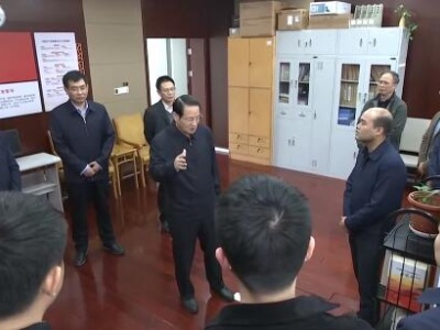 易炼红在省政府办公厅走访调研时强调 认真学习领会坚决贯彻落实全国两会精神 奋力谱写全面建设社会主义现代化国家江西篇章