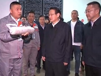 易炼红在调研春季农业生产工作时强调 不误农时全力抓好春季农业生产 绘就一幅“人勤春来早”的美丽画图 