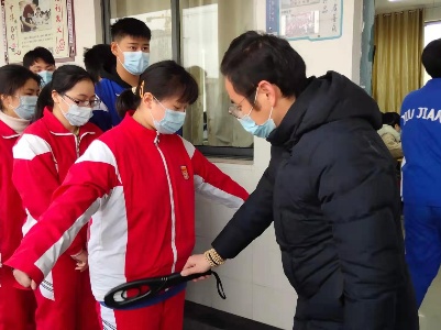 手机禁入课堂！开学首日九江多校亮严规