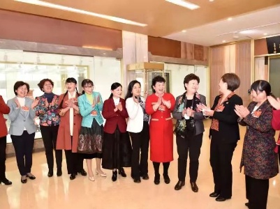 书记省长为她们点赞！今天，江西代表团女代表这样过节