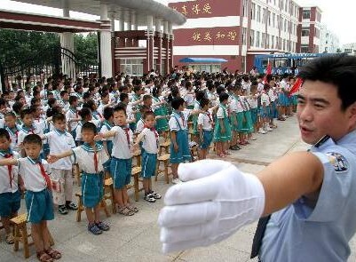 这堂安全教育课，孩子家长一起上