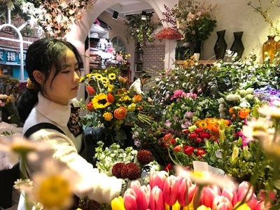 “三八”妇女节来临 玫瑰和康乃馨最受南昌市民欢迎