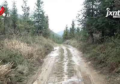 【聚焦“放管服”改革 曝光“怕慢假庸散”】赣州上犹：两公里道路挡住“致富路” 村民求助2年多无结果