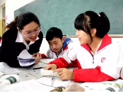 完善教师业绩奖励体系，落实立德树人根本任务