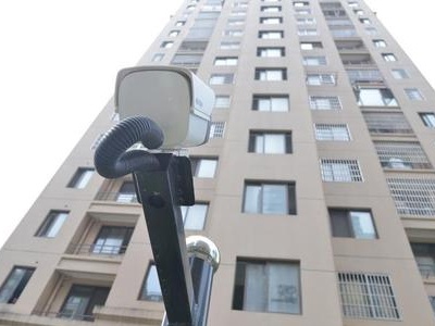江西宣判首例高空抛物罪案 南昌一女子从楼上抛菜刀获刑半年