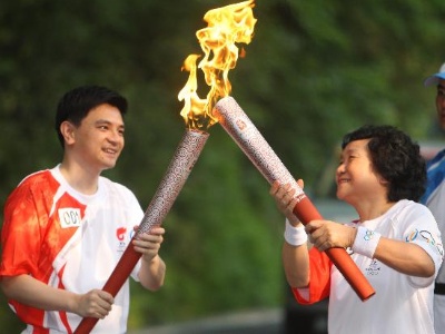 奥运圣火照亮体育强国路