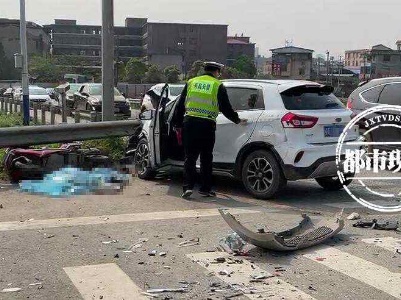 南昌发生惨烈车祸致1死2伤 司机疑似酒驾
