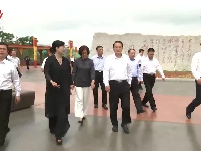 易炼红在赣州市调研产业发展时强调 坚持创新引领 狠抓项目建设 凝聚动力活力 努力走出一条新时代革命老区振兴发展的新路