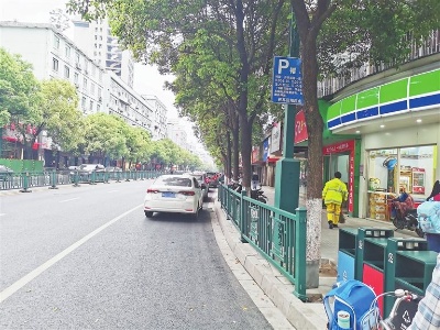  南昌机动车超130万辆泊位仅80余万个 停车是个“老大难”