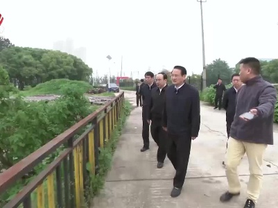 易炼红以“四不两直”方式督导检查生态环境问题整改工作时强调 重拳出击铁腕整治生态环境问题 坚决打好打赢污染防治攻坚战