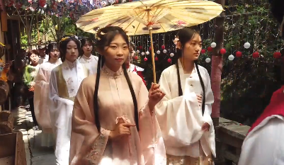 江西上饶：穿汉服 游仙谷 逛市集