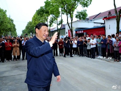 习近平在南阳市淅川县考察南水北调工程