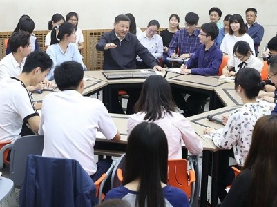 学习进行时丨习近平“问对”：青年人的成长“秘笈”