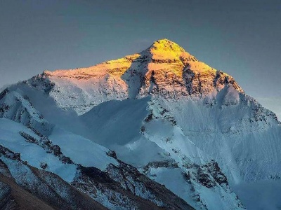 国家体育总局决定停止2021年春季珠峰北坡登山活动 