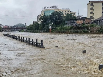 江西17站次发生超警洪水  32765名救援人员进入备战状态