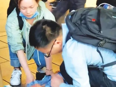 事发北京街头，万分紧急，点赞这位江西医生……