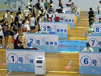 南昌东湖疫苗方舱接种点“开舱” 一天可接种5000人左右