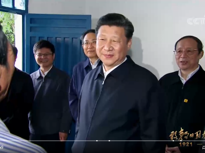 大型文献专题片《敢教日月换新天》第十集《春风浩荡》 