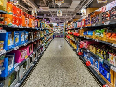 以前瞧不上如今抢着买 临期食品能否放心买？