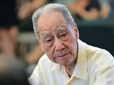 中国翻译界泰斗许渊冲去世 享年100岁