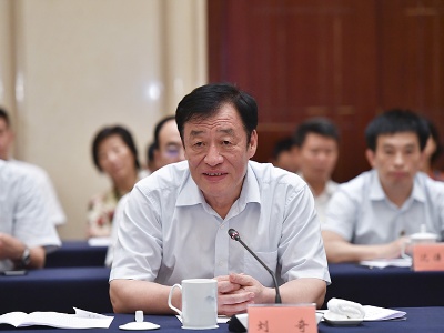 刘奇在全省数字经济创新发展大会上强调 坚定不移实施数字经济“一号工程”  加快培育高质量跨越式发展新动能 易炼红主持会议