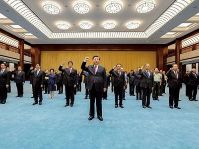 与陈薇、杜富国、麦贤得等英模一起重温入党誓词！ 